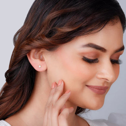 Kohinoor London Gold Frilly Flower Diamond Earrings Made With 14K Gold And Lab-Grown Diamonds